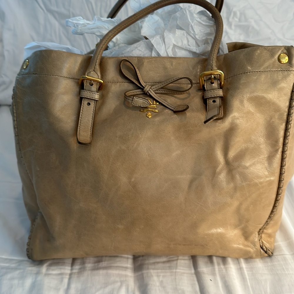 Prada beige Vitello Shine bow tote purse